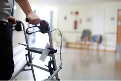 Plus de 450.000 personnes âgées en Belgique ont besoin de soins infirmiers