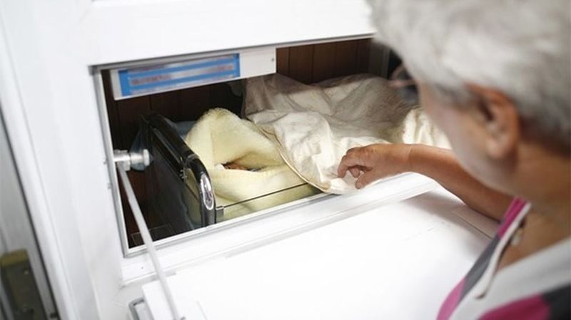 Belgique et Suisse : nouveau-nés déposés dans des « boîtes à bébés »