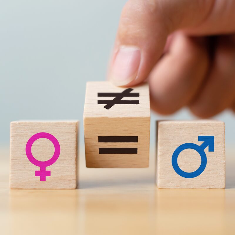 France : le CCNE favorable à la PMA pour les couples de lesbiennes et femmes seules