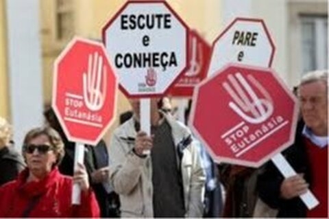 Pourquoi les communistes portugais ont-ils voté contre l’euthanasie ?