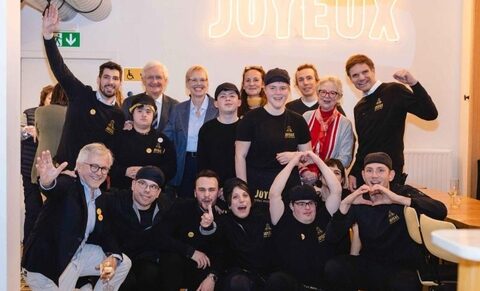 Au Café Joyeux, handicap et travail vont de pair