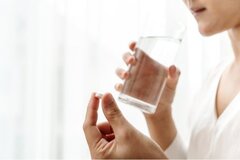 RU-486ⓒ of medicamenteuze abortus: de vrouw wordt steeds vaker alleen gelaten bij abortus